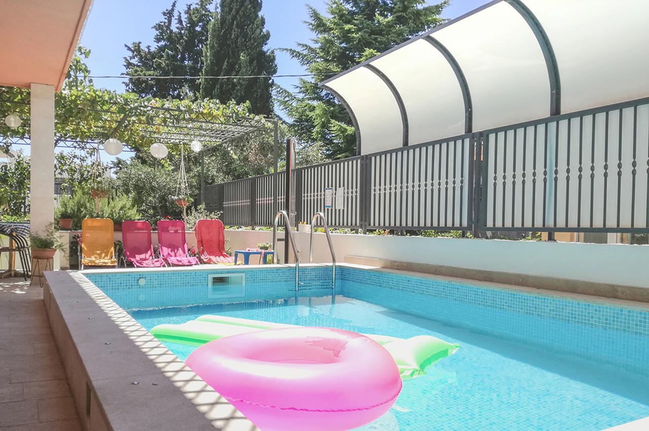 Poolside Paradise - A Hidden Gem In Leilighet Split